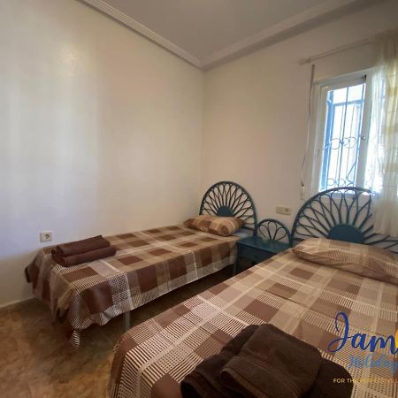 La Cinuelica, R1 1St Floor Apartment Com Pool L180 托雷维耶哈 外观 照片