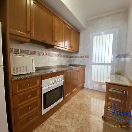 La Cinuelica, R1 1St Floor Apartment Com Pool L180 托雷维耶哈 外观 照片