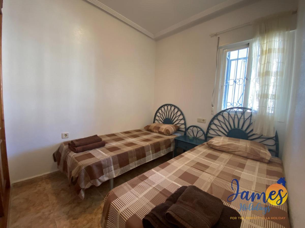La Cinuelica, R1 1St Floor Apartment Com Pool L180 托雷维耶哈 外观 照片