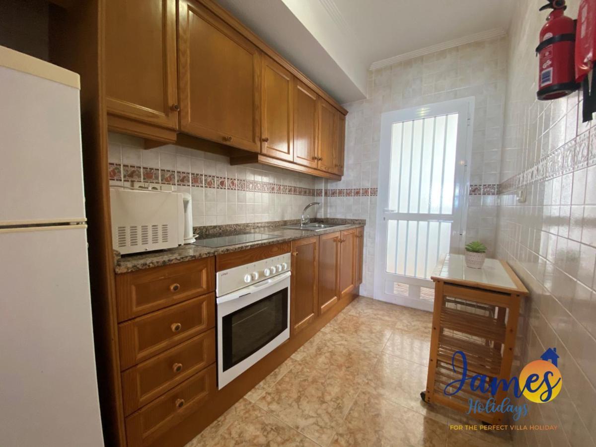La Cinuelica, R1 1St Floor Apartment Com Pool L180 托雷维耶哈 外观 照片