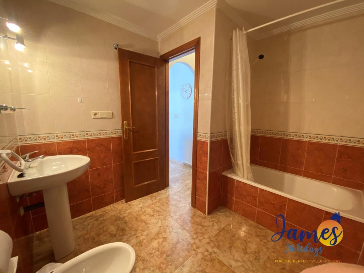 La Cinuelica, R1 1St Floor Apartment Com Pool L180 托雷维耶哈 外观 照片
